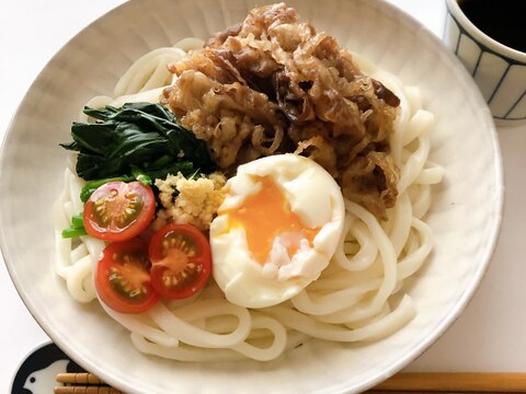 麺つゆぶっかけ肉玉うどん